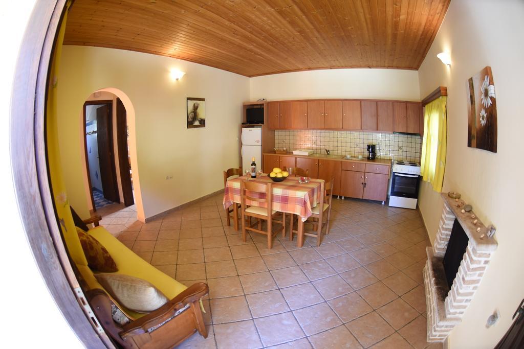 Yannis' Village Keri Ngoại thất bức ảnh